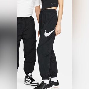 Women Nike Sportswear Essential